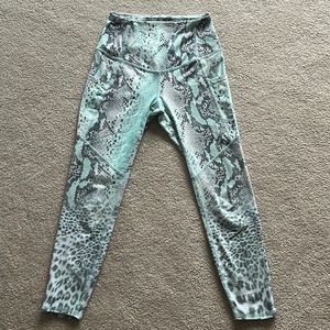 Evolution And Creation - Seafoam green and gray snakeskin patterned leggings
